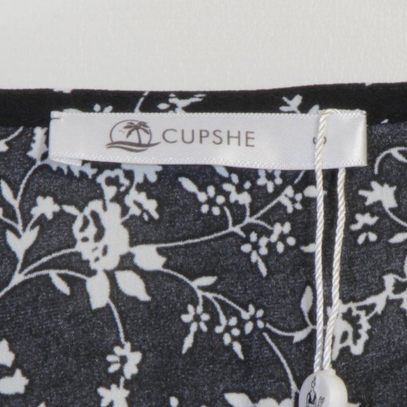 Cupshe Black and White Long Sleeve Ditsy Flowered Vine Mini Dress Size Small NWT - Picture 6 of 7